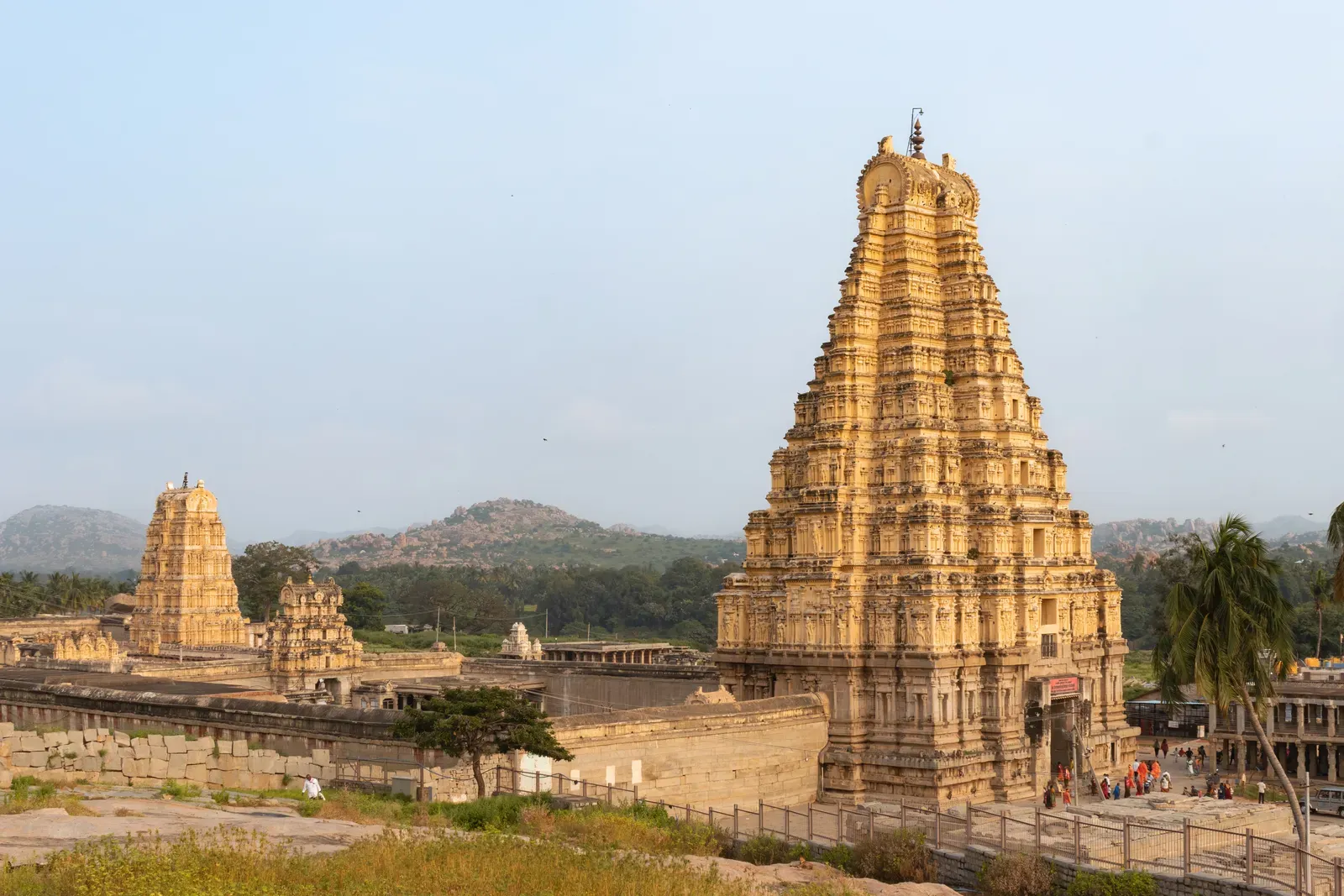 Ancient India: Flying Ships and Cosmic Weapons in Sacred Texts (By iMahesh, CC BY-SA 4.0)