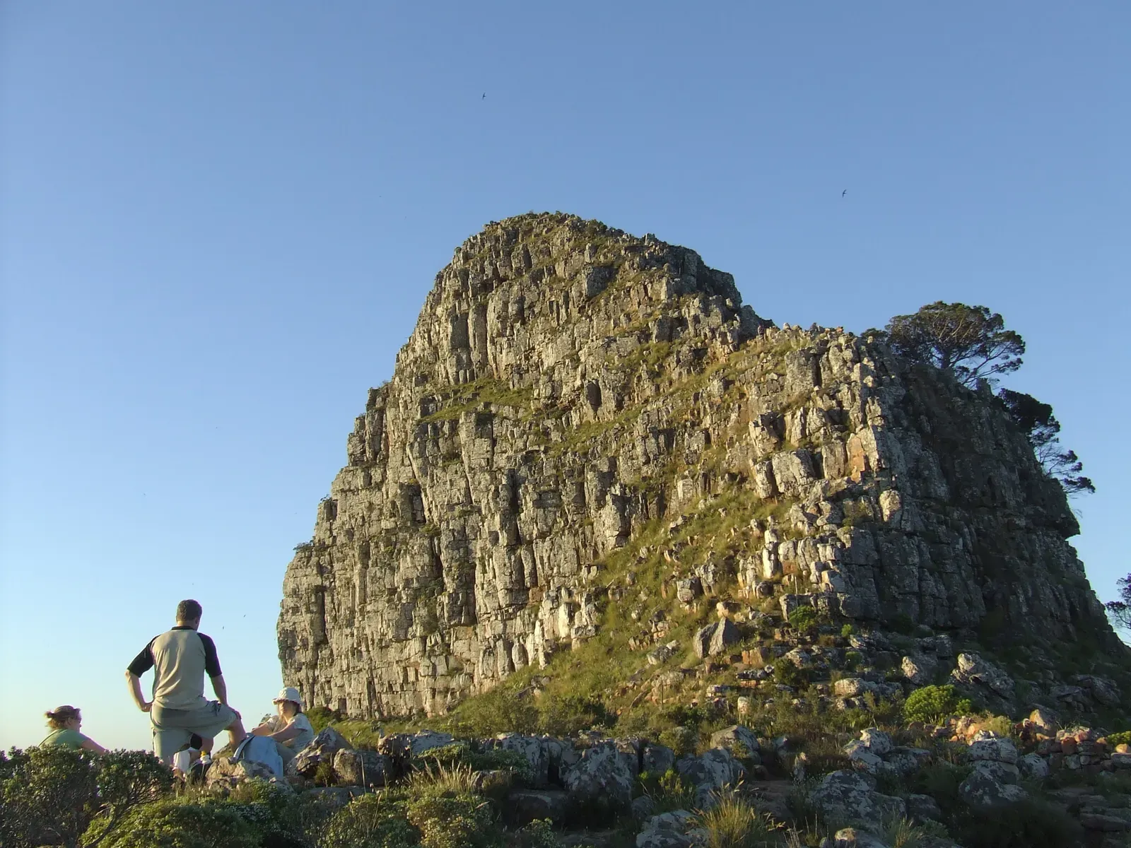 The Exhausted Summit Collapse That Happened Twice (By Azwi, CC BY-SA 3.0)