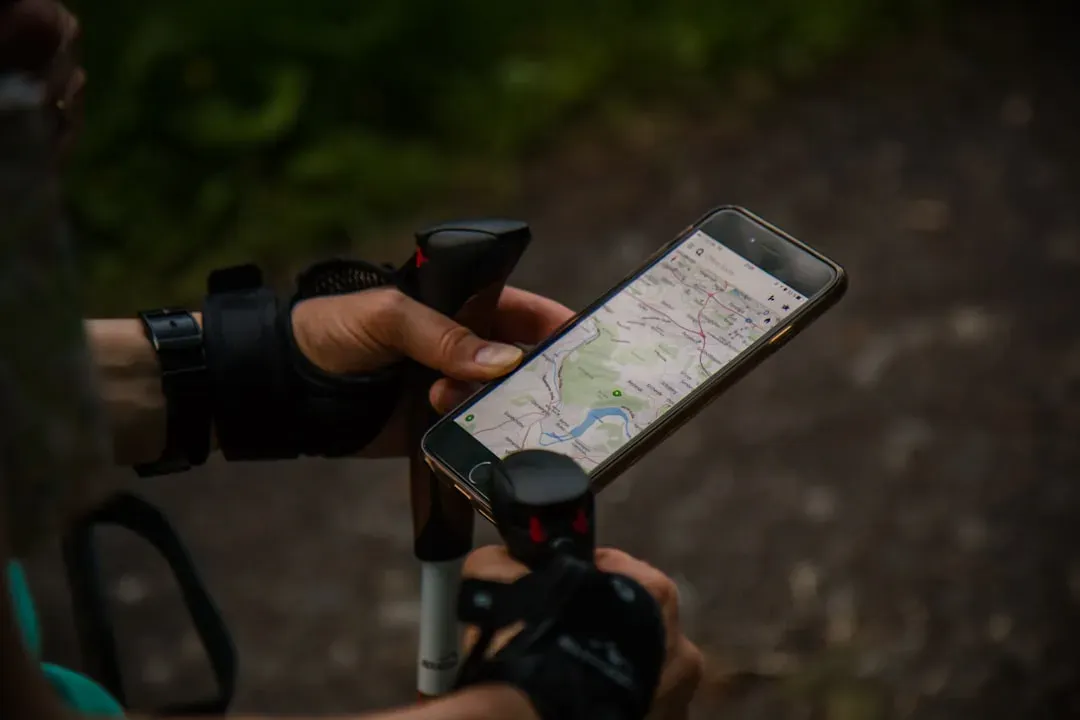 8. The Phone, GPS, or Watch That Suddenly Goes Silent (Image Credits: Unsplash)