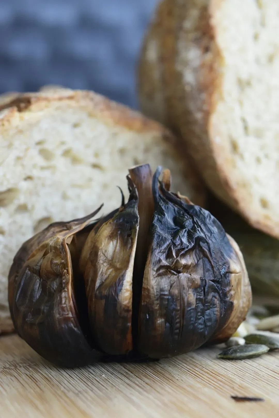 2. Garlic: The Ingredient That Goes From Hero to Villain in Seconds (Image Credits: Unsplash)