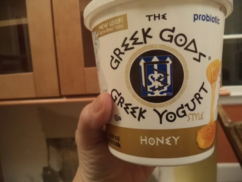 Smart Snack #1: Greek Yogurt (Meg Stewart, Flickr, CC BY-SA 2.0)