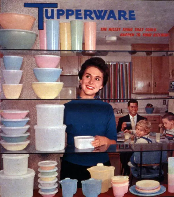 8. Vintage Tupperware Microwave-Marketed Sets (Image Credits: Wikimedia)