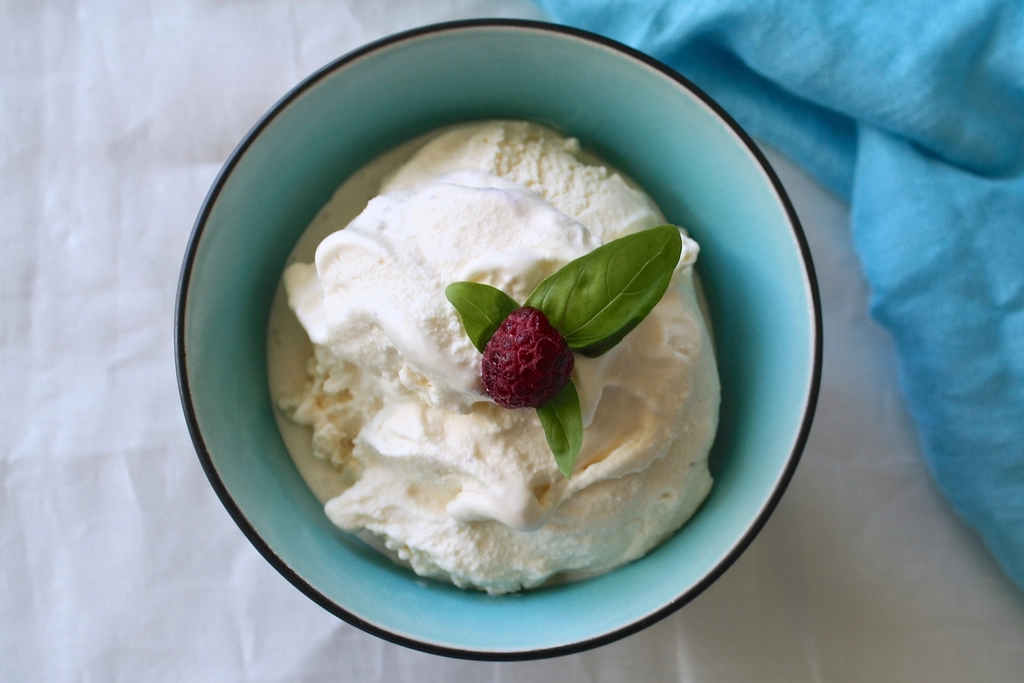 Whipped Cream Cloud Nine (image credits: rawpixel)