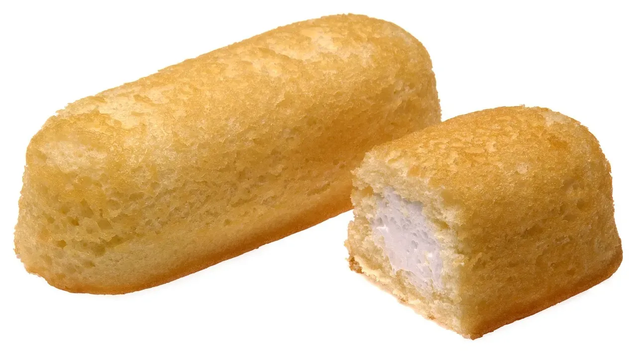 1. Snack Cakes (Twinkies and the Hostess Family) (Image Credits: Pixabay)
