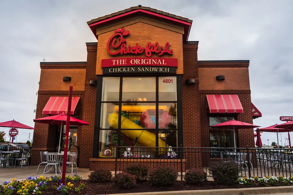 #2: Chick-fil-A - America's Undisputed Customer Satisfaction Champion (Blue MauMau, Flickr, CC BY 2.0)