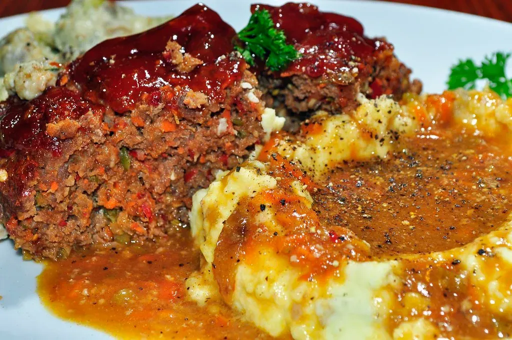Meatloaf with Mashed Potatoes (Image Credits: Flickr)