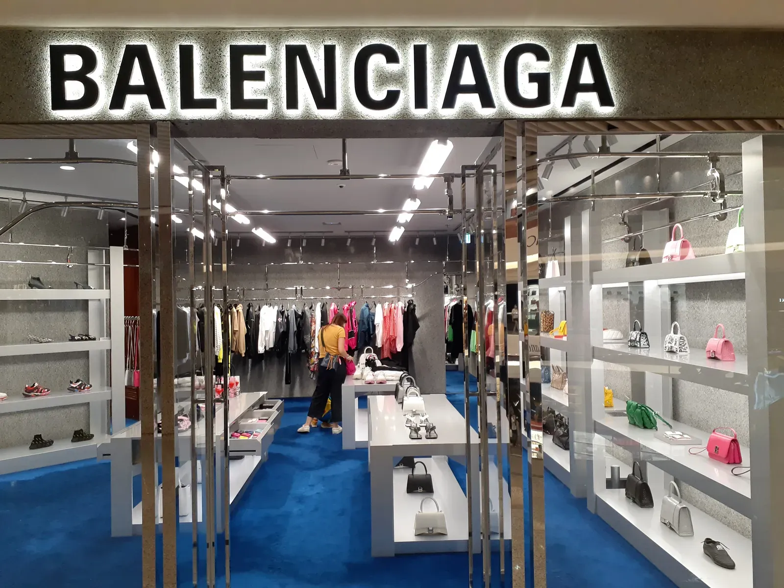 8. Balenciaga - A Scandal Hangover That Won't Go Away (Image Credits: Wikimedia)