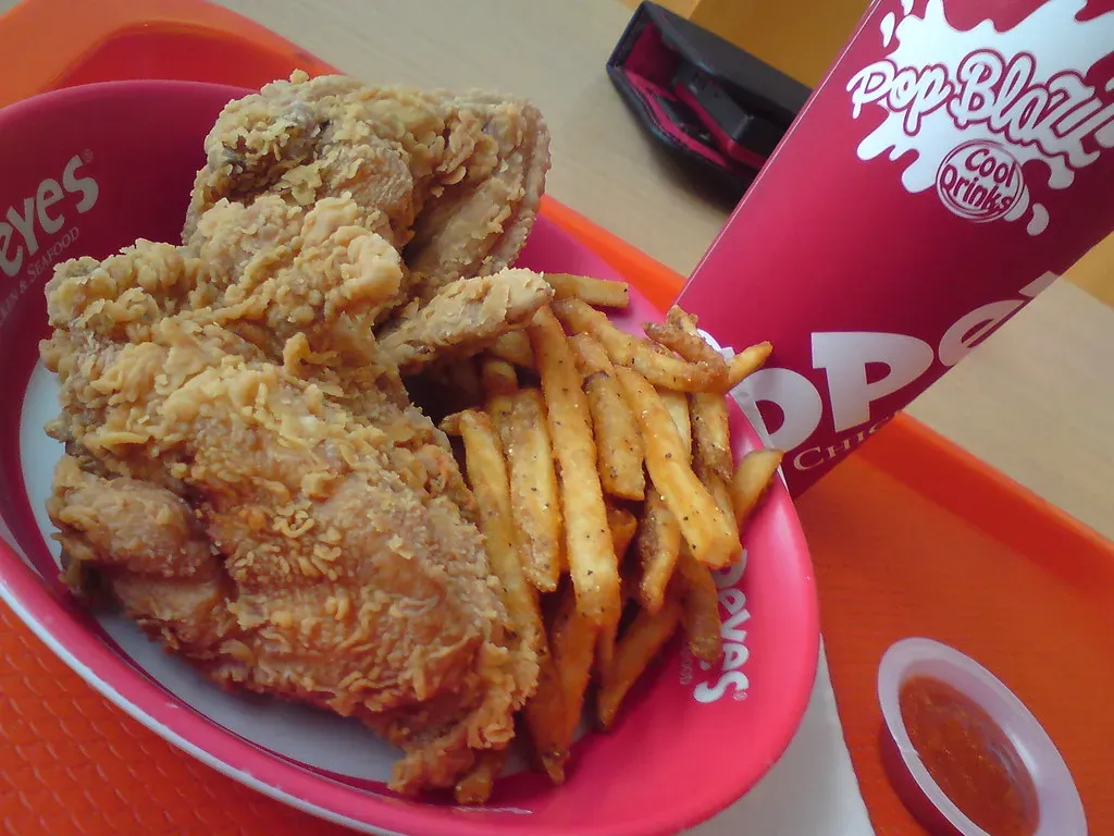 4. Popeyes: Marinated and Hand-Breaded - With Some Caveats (Image Credits: Flickr)