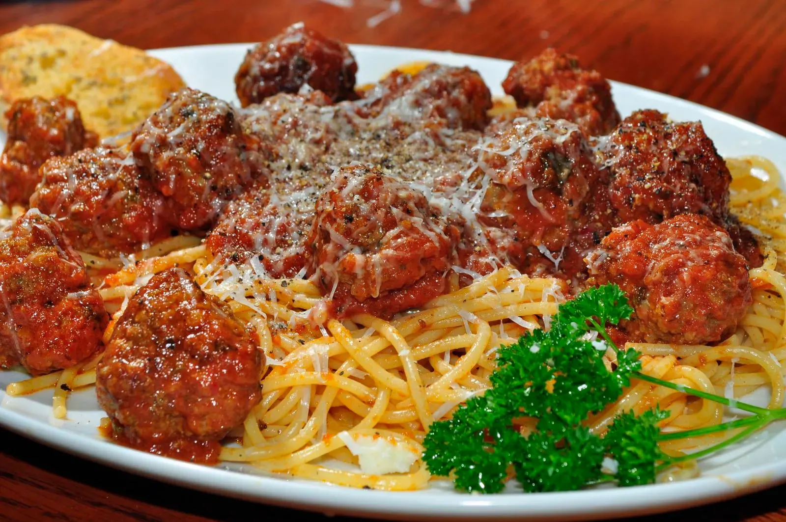 Spaghetti and Meatballs (Image Credits: Wikimedia)