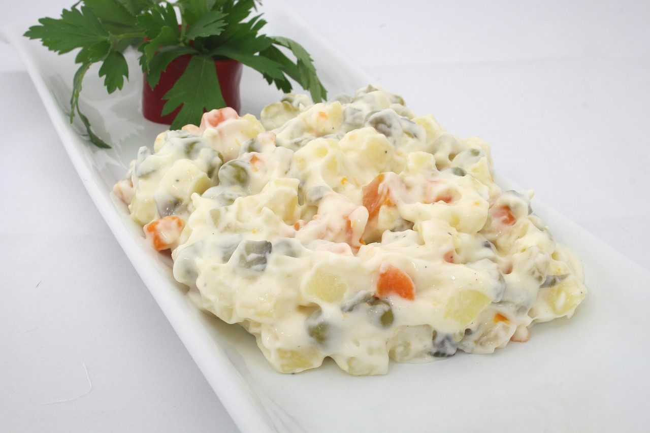 Macaroni Salad Loaded With Mayo (Image Credits: Pixabay)