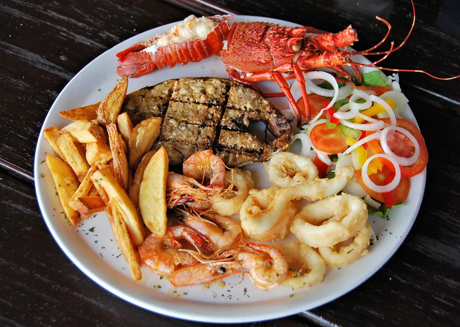 5. Galveston and Kemah, Texas: Gulf Coast Pride With a Sourcing Problem (Image Credits: Wikimedia)