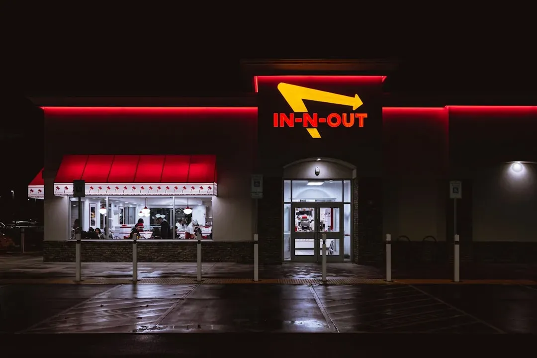 In-N-Out Commands West Coast Loyalty (Image Credits: Unsplash)