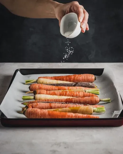 Don't overcrowd the pan (Image Credits: Pexels)