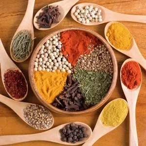 Spices and Dried Herbs: Flavor Without Calories (Image Credits: Wikimedia)