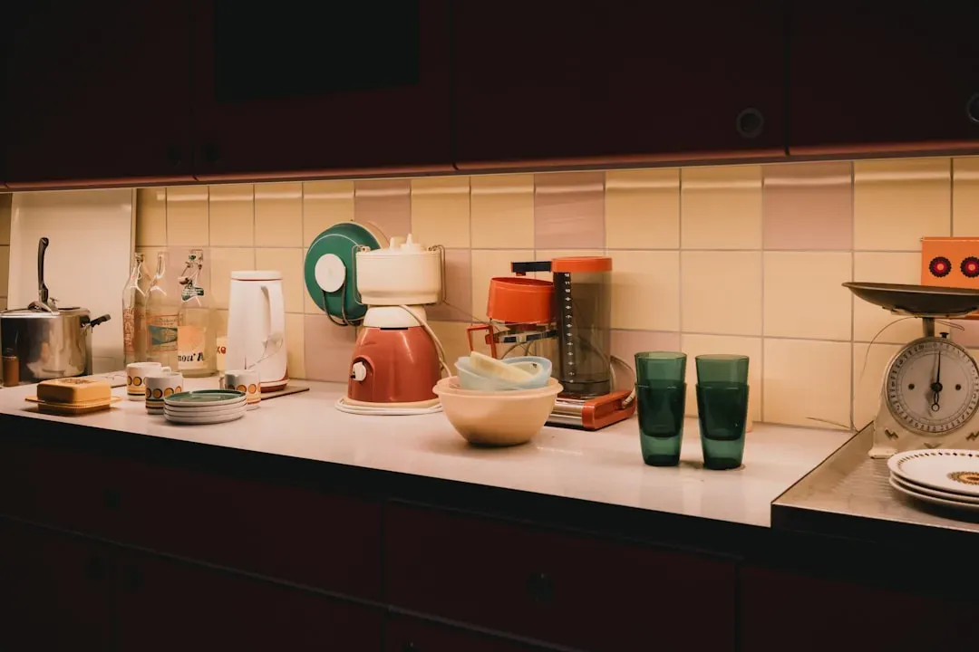 1. Outdated Appliances That Signal Dollar Signs (Image Credits: Unsplash)