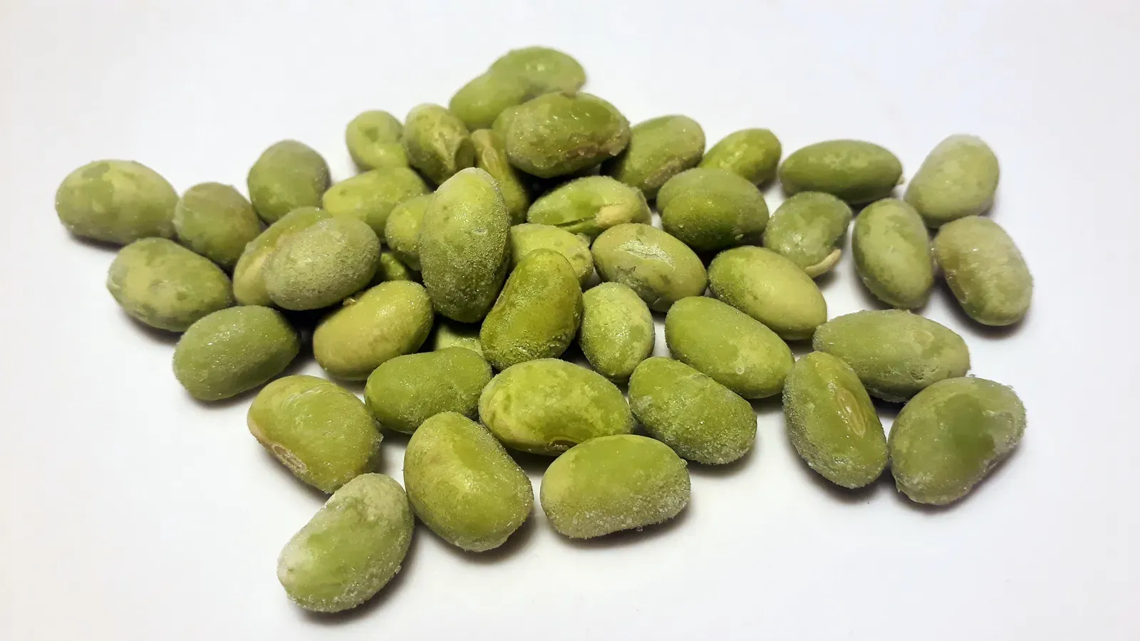 6. Edamame: The Protein Powerhouse You Should Keep Stocked (Image Credits: Wikimedia)