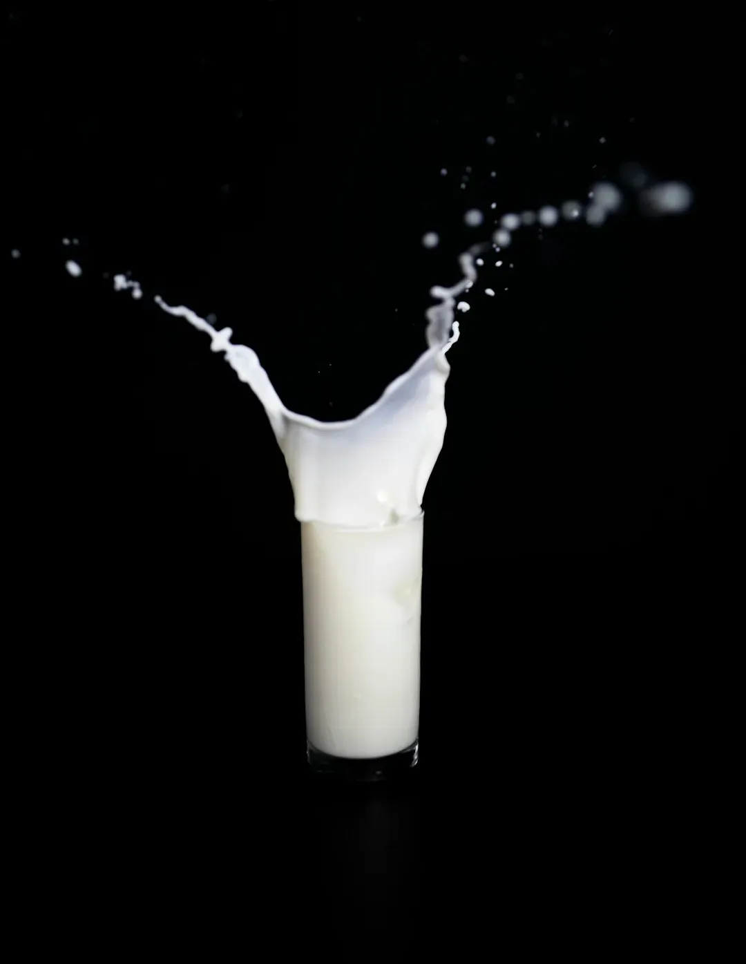 Dairy Products: Hidden Contaminants in Your Morning Milk (Image Credits: Unsplash)