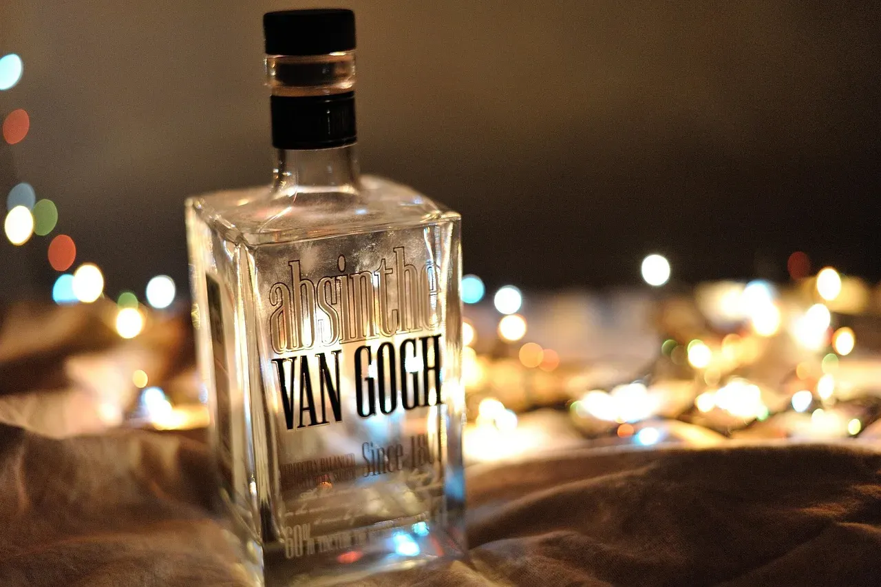 The Absinthe Myth: Green Fairy's Complicated Status (Image Credits: Pixabay)