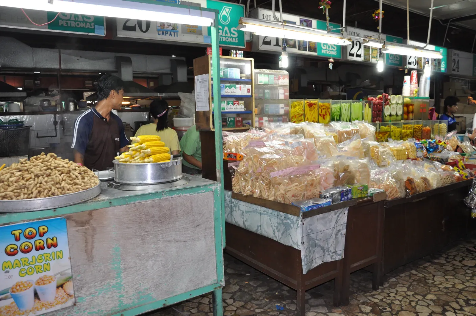 Malaysia's Hawker Center Advantage (Image Credits: Wikimedia)