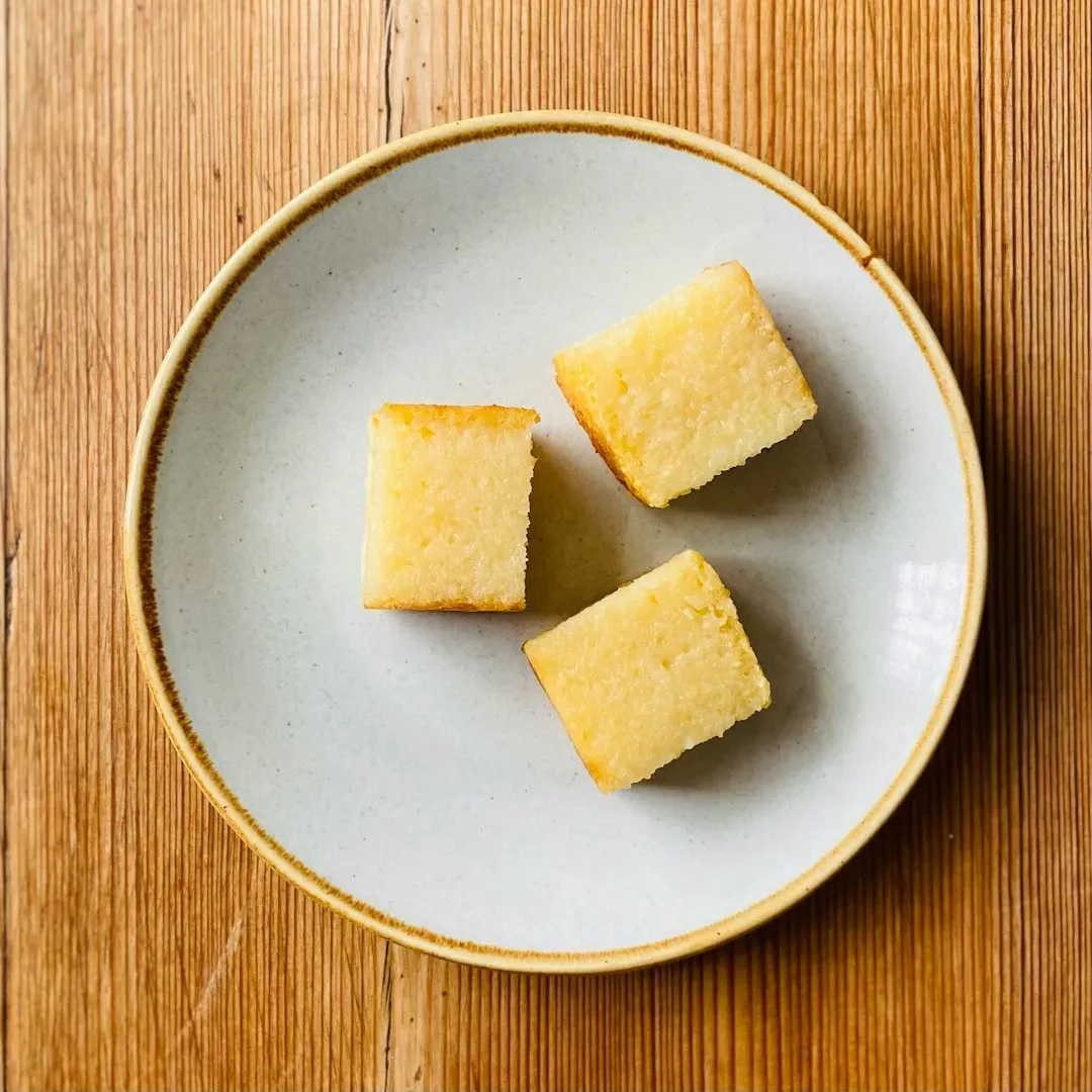2. Cornbread in a Glass of Milk - The Appalachian "Crumble-In" (Image Credits: Unsplash)