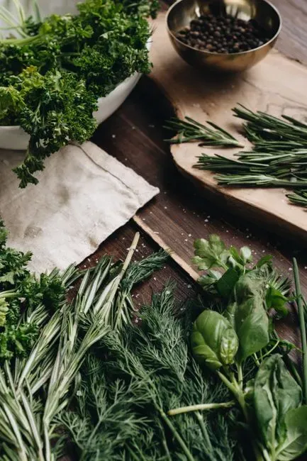 Use fresh herbs at the end, dried ones early (Image Credits: Pexels)