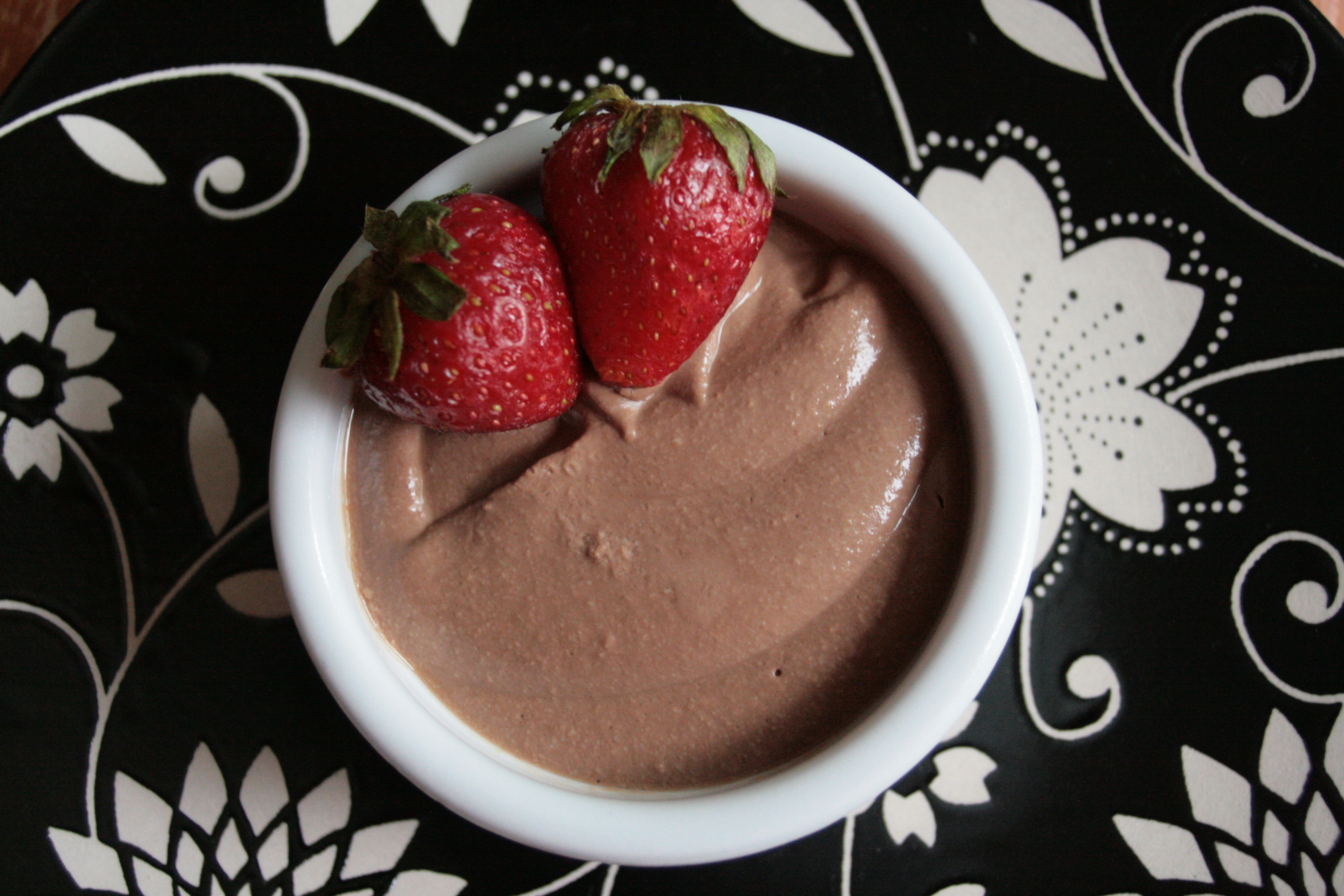 Nutritional Benefits of Going Dairy-Free in Desserts (image credits: By Crystl, CC BY 2.0, https://commons.wikimedia.org/w/index.php?curid=9108782)