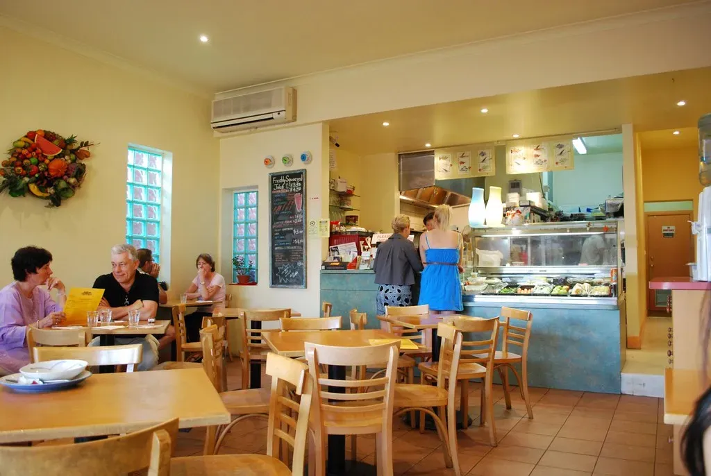 Sunday Dinner: The Quiet Gem Nobody Sees Coming (Image Credits: Flickr)