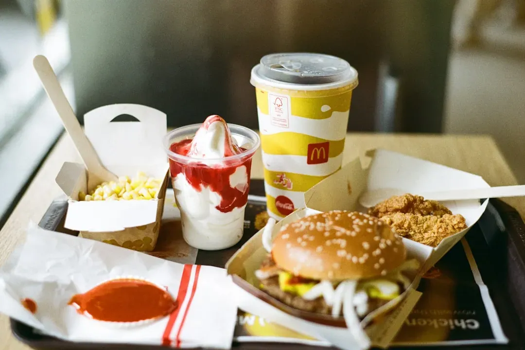 11. Full-Price Combo Meals at Fast Food Chains (Image Credits: Unsplash)