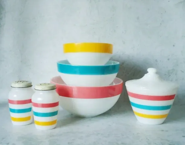 2. The Bright Orange Mixing Bowl Set (Early 1970s) (Image Credits: Flickr)