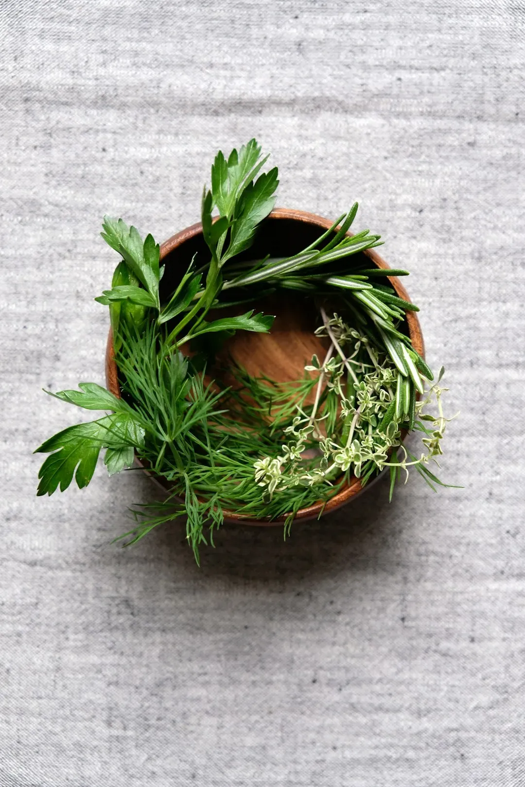 Herbs as the main event, not garnish (Image Credits: Unsplash)