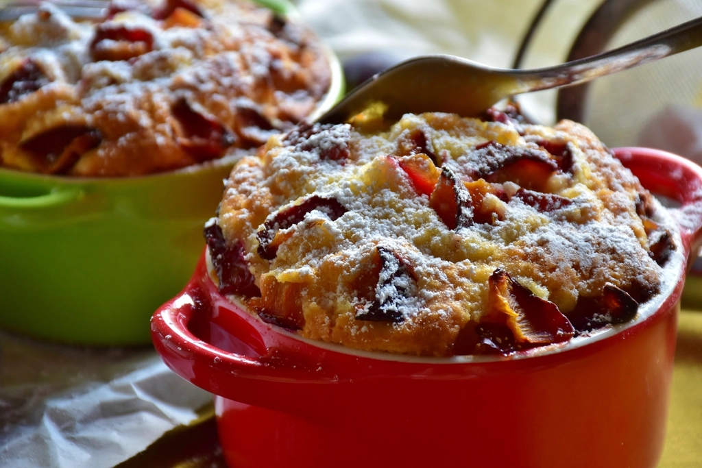 Pantry-Style Chocolate-Chip or Red-Velvet Twist (image credits: rawpixel)