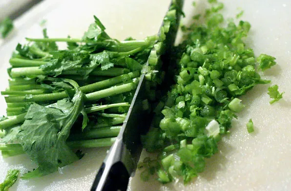The Stems Are Bursting With Flavor - Actually More Than the Leaves (Maggie Hoffman, Flickr, CC BY 2.0)