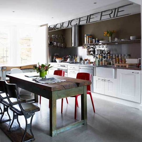 Display Beautiful Cookware as Decor (image credits: flickr)