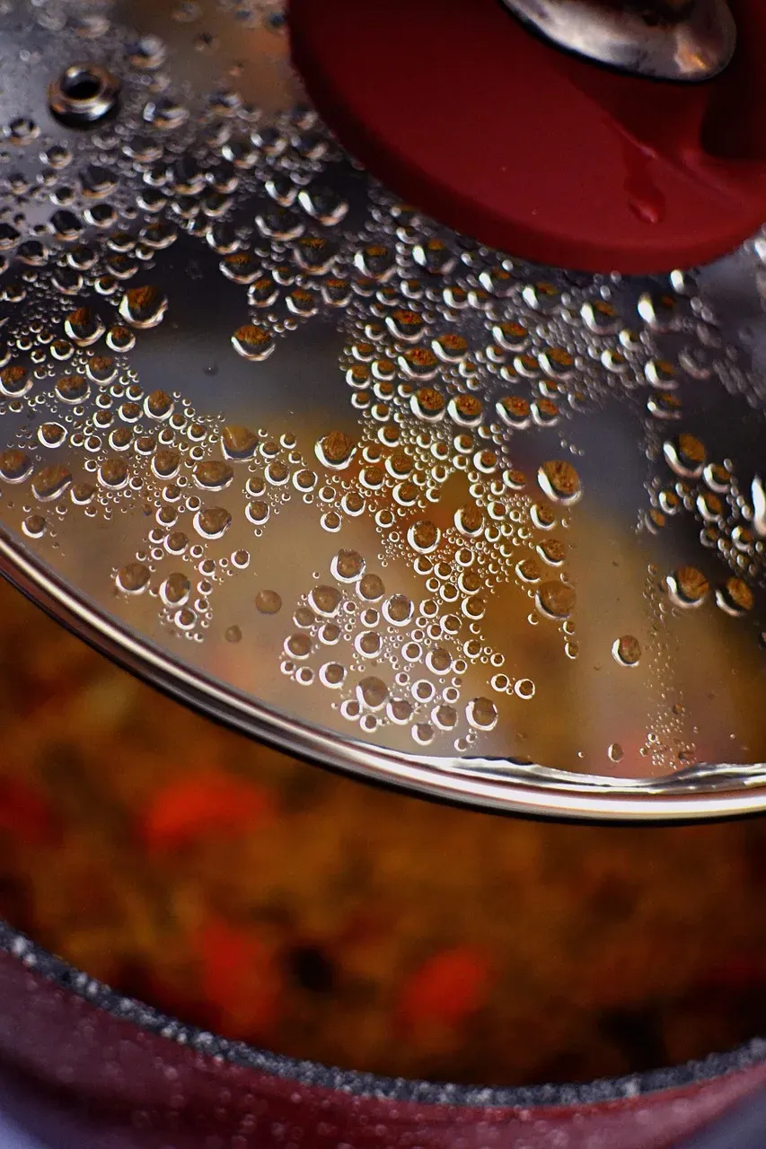 7. Stovetop Dishes - Glass and Direct Heat Don't Mix (Image Credits: Pixabay)