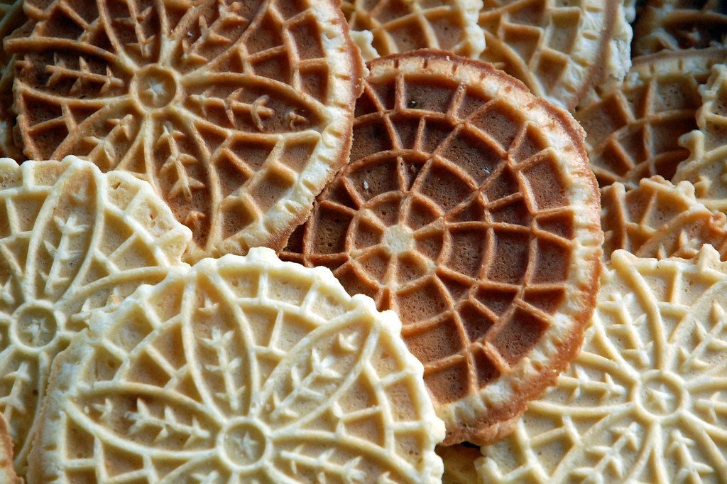 Pizzelles: Iron-Pressed Italian Art (Image Credits: Flickr)
