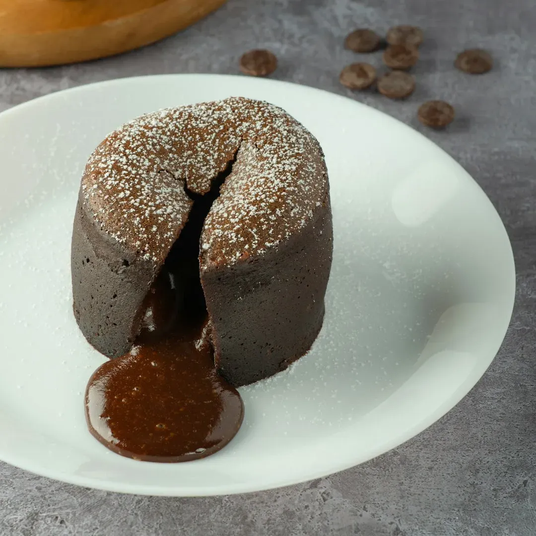 Molten chocolate lava cake (Image Credits: Unsplash)