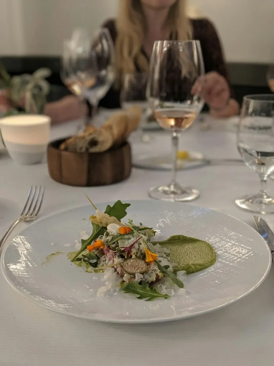 7. France's Unfinished Plate Rule: Leaving Food Is a Compliment (Image Credits: Unsplash)