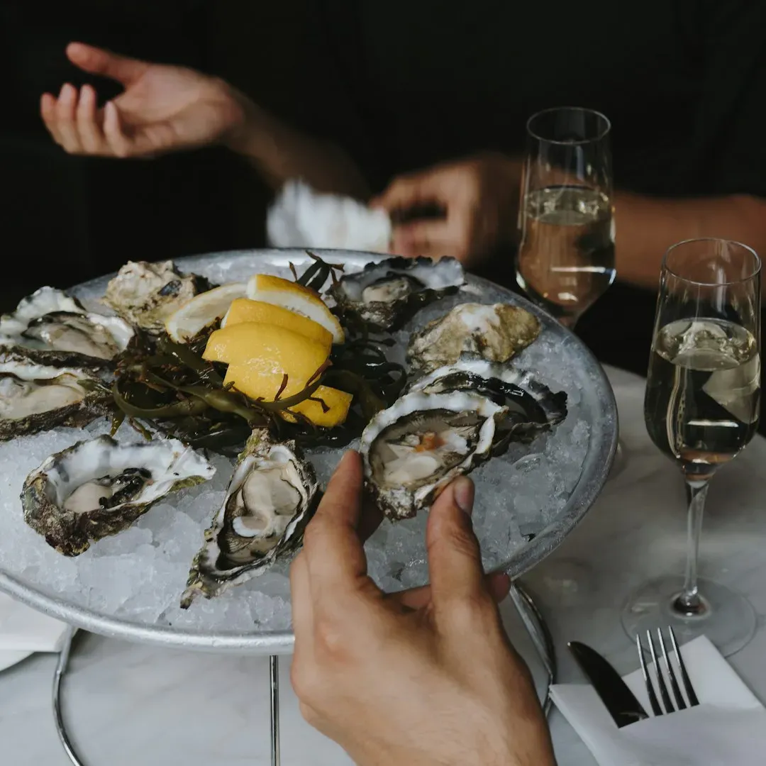 11. Oysters Are Only Safe to Eat During Months With an 