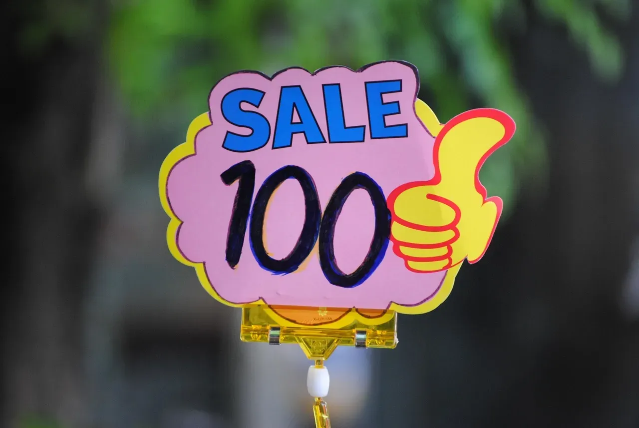 1. Sale Items: The Expired Tag Trap (Image Credits: Pixabay)