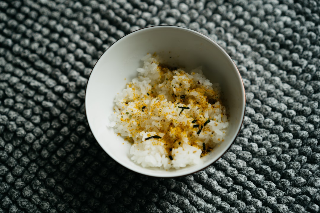 High-Protein Egg White Oatmeal in Under 5 Minutes (image credits: unsplash)