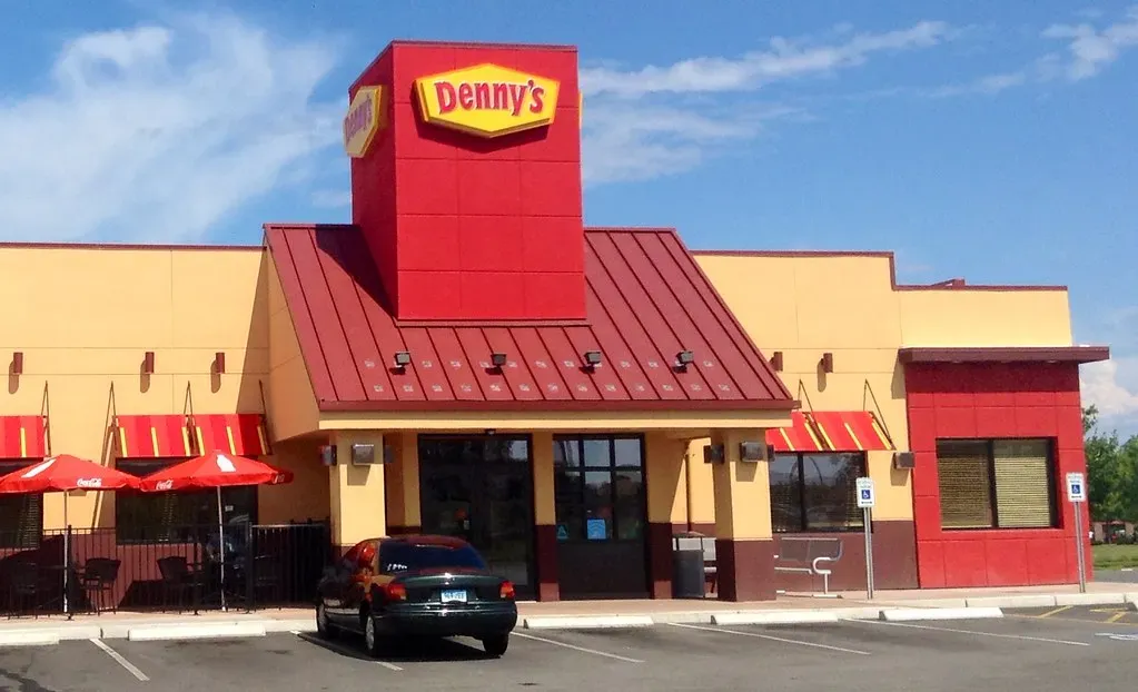 2. Denny's: America's Diner Is Losing the Argument (Image Credits: Flickr)