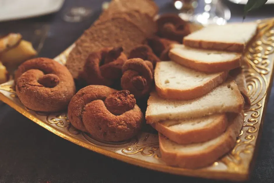 Sharing a homemade loaf strengthens social bonds (Image Credits: Pexels)