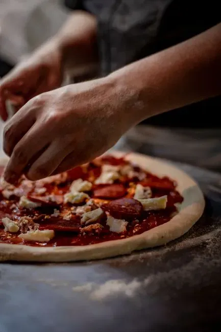 Pizza Nights Turn Into Group Activities (Image Credits: Pexels)