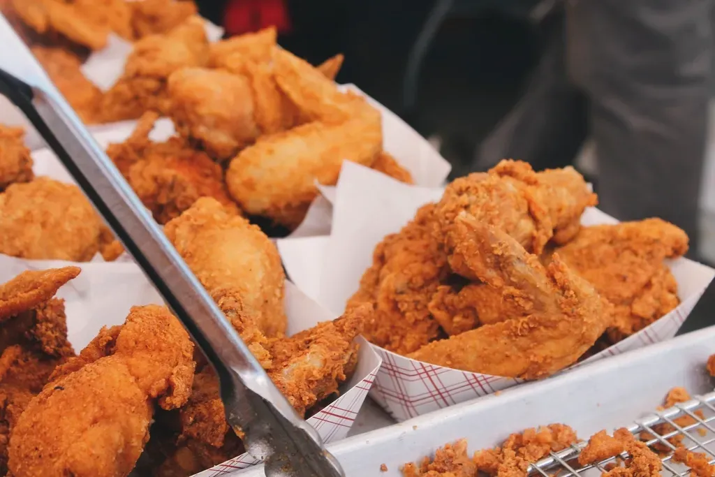 Fried Chicken Stays in America's Good Graces (Image Credits: Rawpixel)