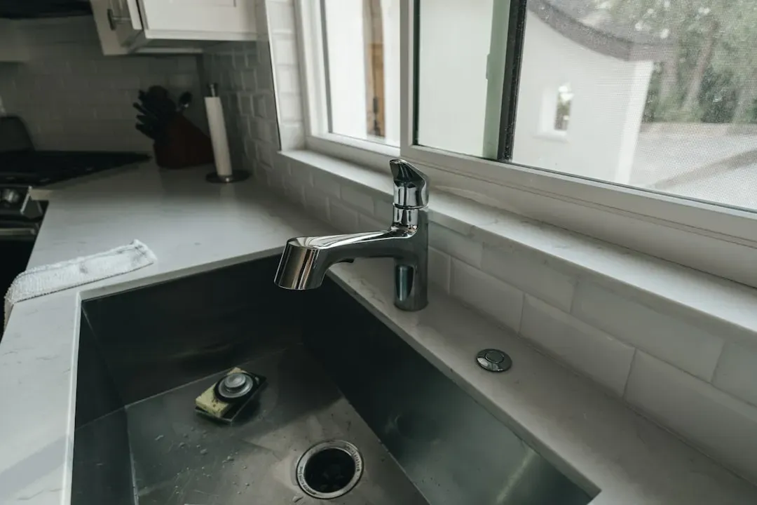 Your Sink Stays Contaminated Even After You Clean It (Image Credits: Unsplash)