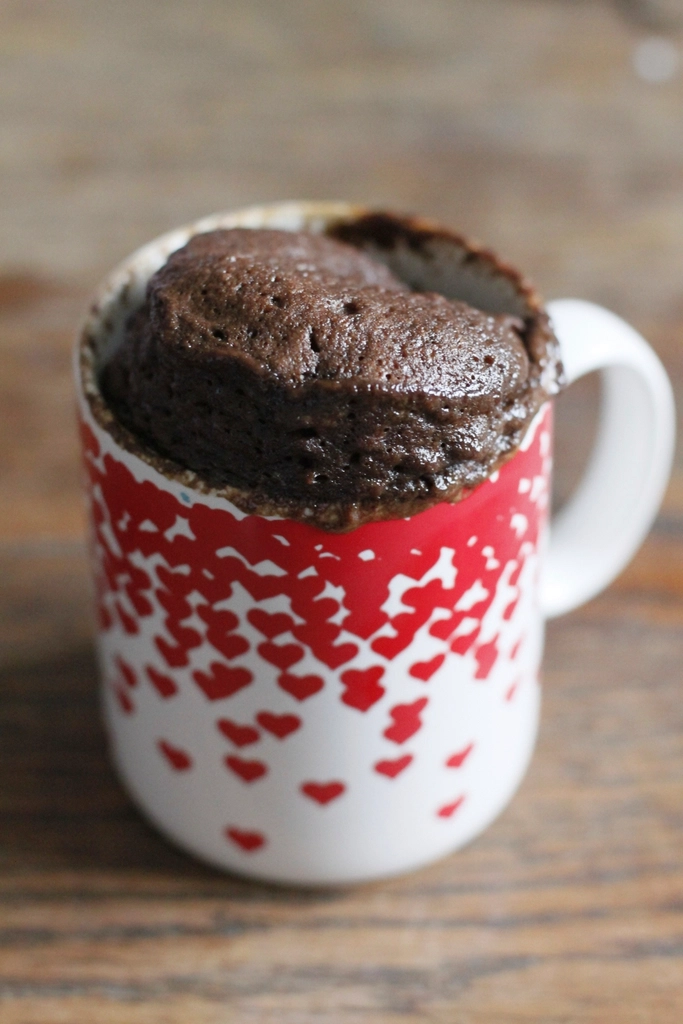 5-Minute Fudgy Chocolate Cake (image credits: rawpixel)