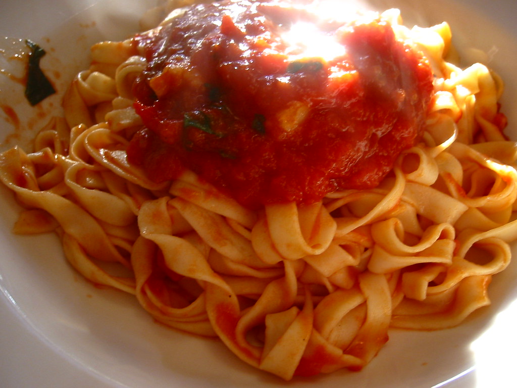 Mismatching Pasta Shapes with Sauces (image credits: flickr)