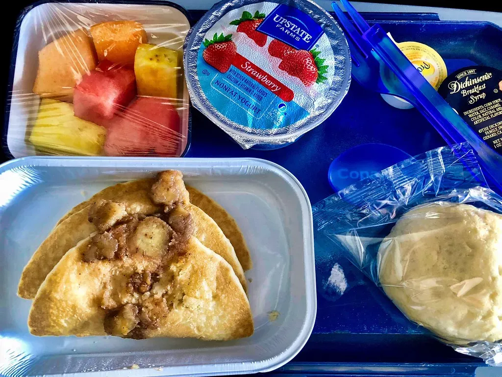 9. Airline Food and Mass-Processed Deli Meats: The Flavor Desert (krossbow, Flickr, CC BY 2.0)