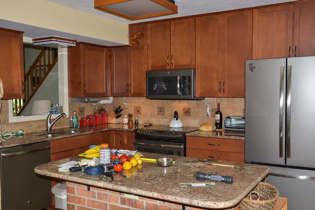 8. Overly Themed or Heavily Personalized Decor (Mark F. Levisay, Flickr, CC BY 2.0)