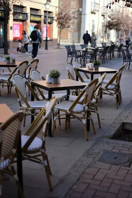 9. The Restaurant Is Empty During Peak Hours (Image Credits: Pexels)